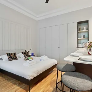 Interior Design & Small Pool - 2p - Monceau Appartement