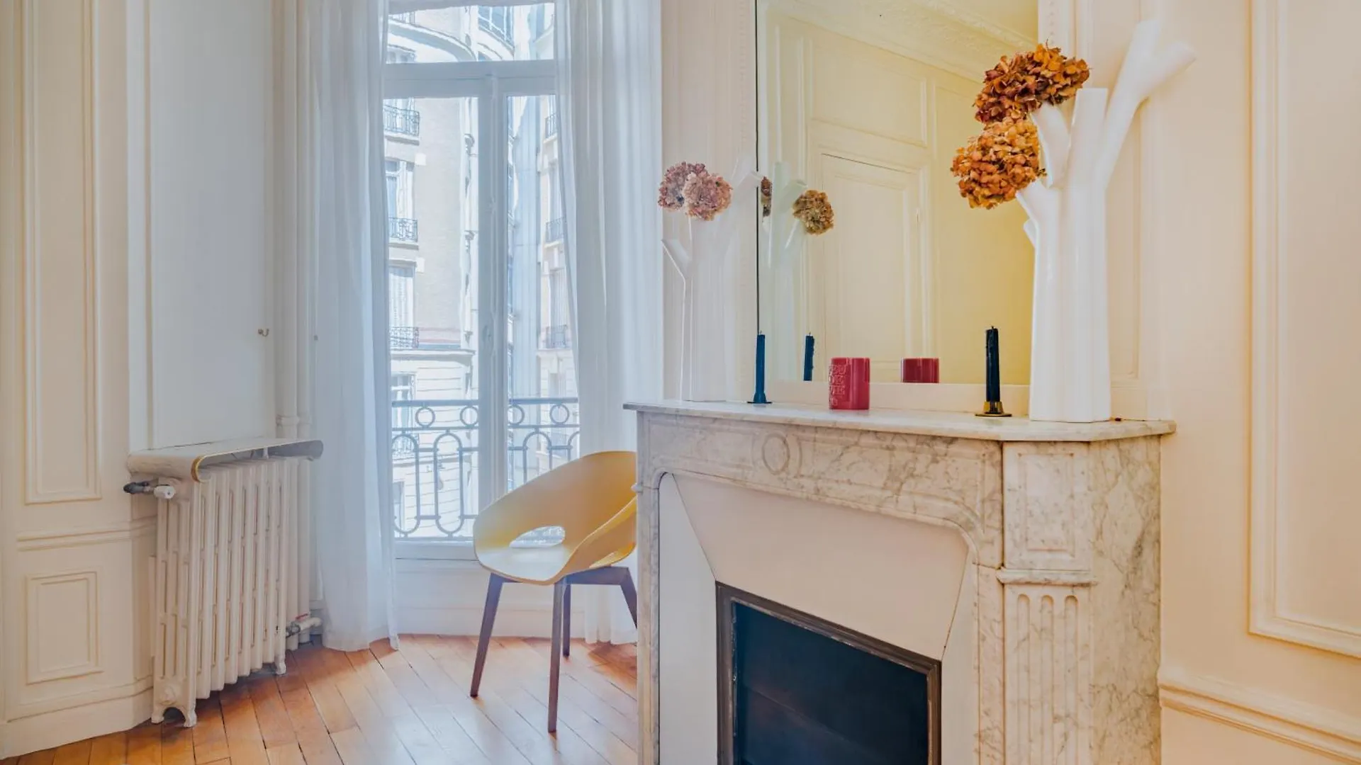 Prestigious Triangle D'Or 2Br Champs-Elysee - Montaigne Apartment Paris