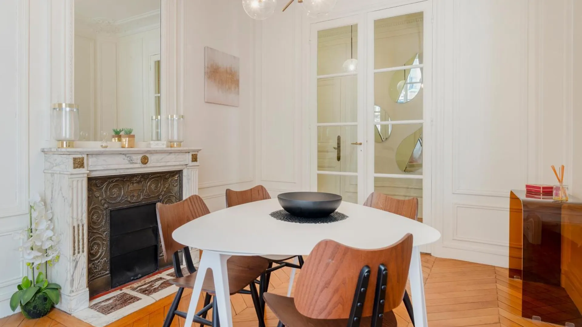 Prestigious Triangle D'Or 2Br Champs-Elysee - Montaigne Lägenhet Paris Frankrike