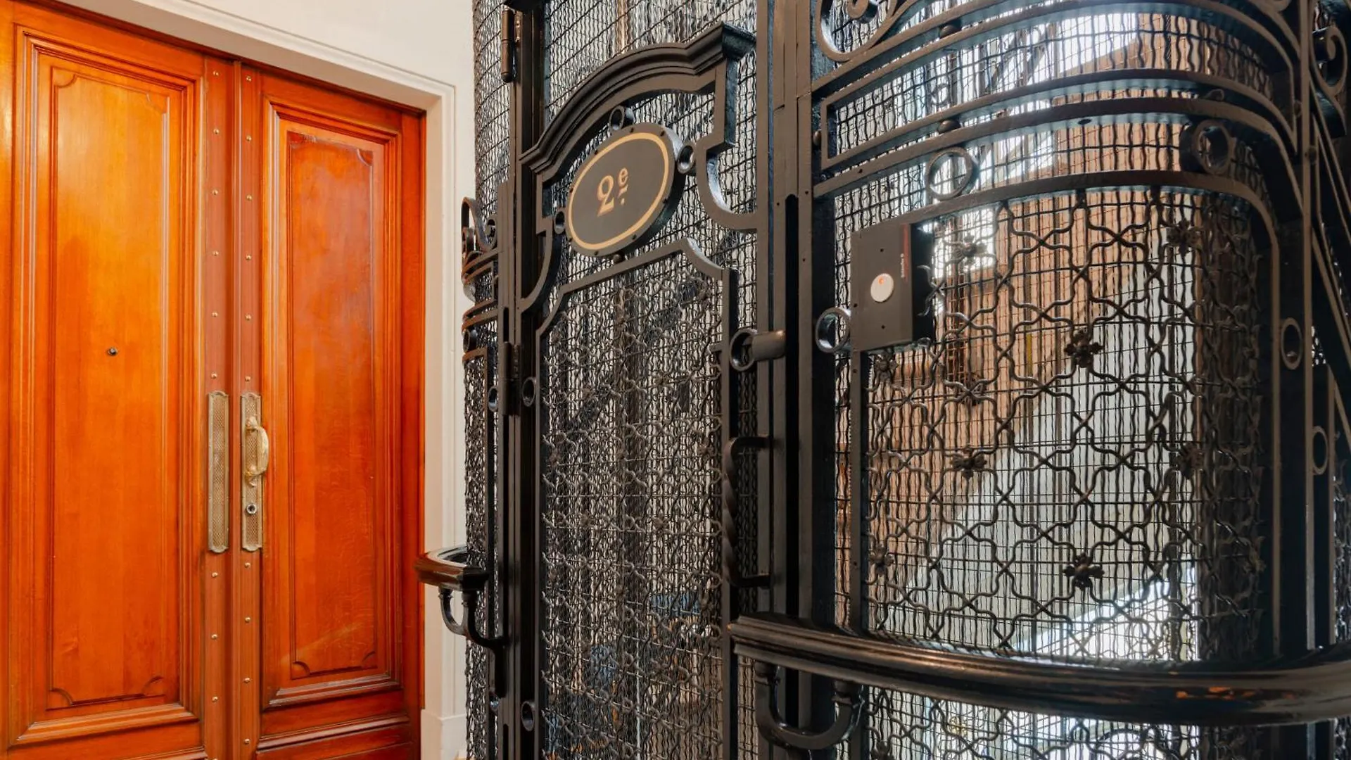 Prestigious Triangle D'Or 2Br Champs-Elysee - Montaigne Lägenhet Paris Frankrike